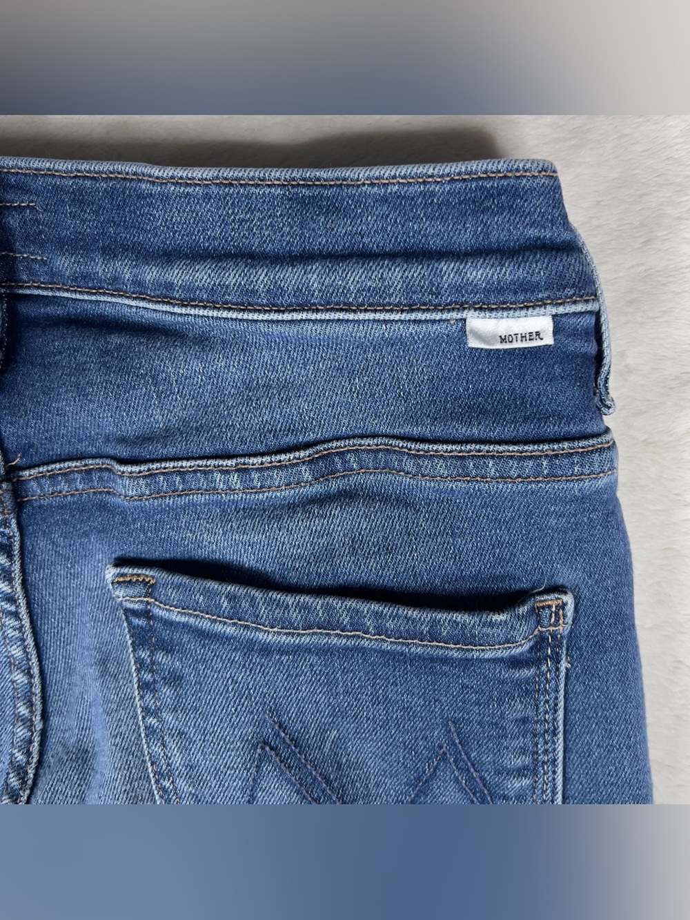 Mother The Weekender Fray Mid-Rise Flare Jeans Women's Size 29 Easy Does It - Picture 9 of 14
